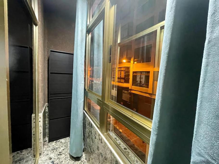 Affordable Holiday Accommodation For Large Families And Groups At Las Canteras Beach With 3 Bedrooms And Free Parking Las Palmas Exterior photo