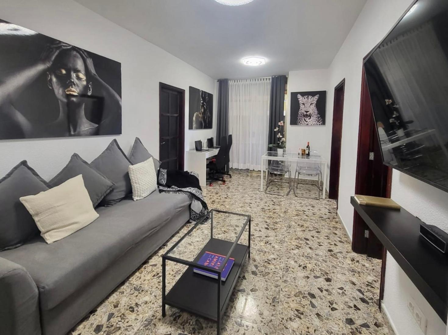 Affordable Holiday Accommodation For Large Families And Groups At Las Canteras Beach With 3 Bedrooms And Free Parking Las Palmas Exterior photo