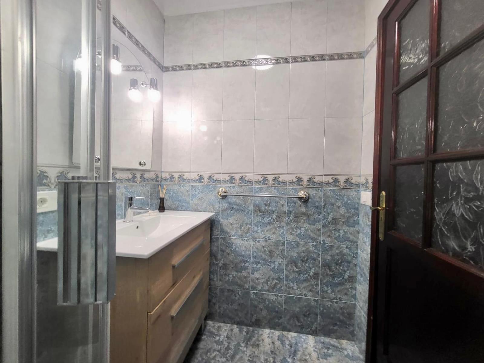 Affordable Holiday Accommodation For Large Families And Groups At Las Canteras Beach With 3 Bedrooms And Free Parking Las Palmas Exterior photo