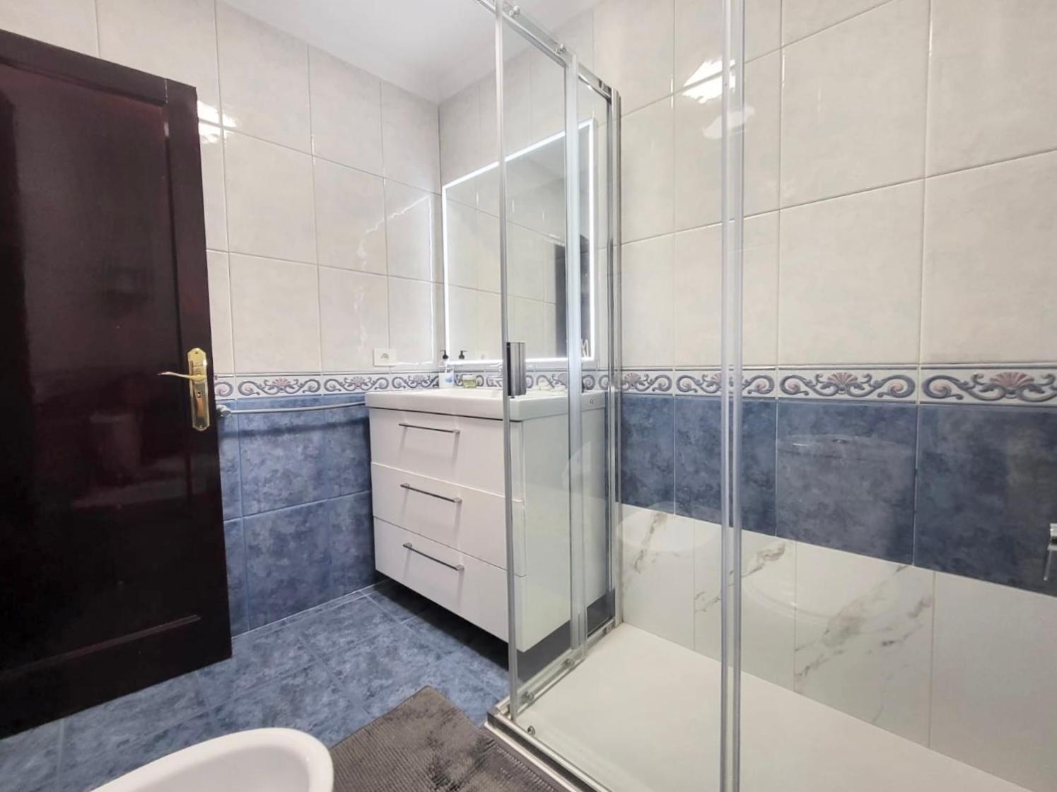 Affordable Holiday Accommodation For Large Families And Groups At Las Canteras Beach With 3 Bedrooms And Free Parking Las Palmas Exterior photo